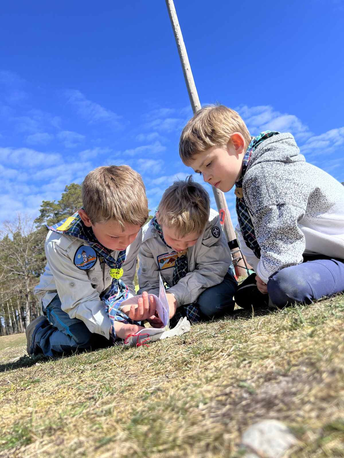 Småspeidere fra 1 Risør løser oppgaver vår 2022 Sten Roar Høgli